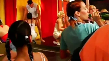 Şımarık bir kızla amatör sex video otelde eğlenceli