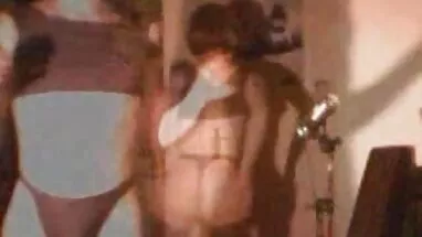 Sahne arkasında çıplaklar ve BJ, asi porno amatör gizli esmer