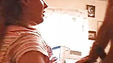 Yuvarlak göt okşayarak ve lokma arasında iki türk amatör porno büyük siyah horoz